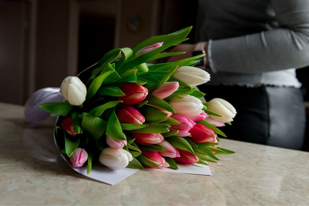 Тюльпаны к 8 марта 2026