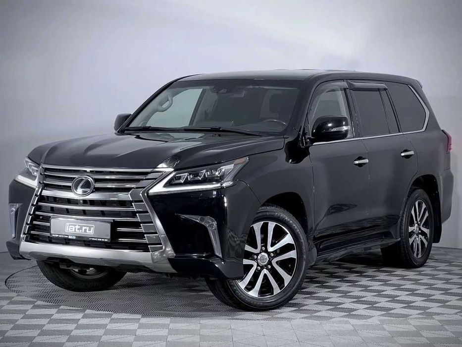 Задний бампер  Lexus LX570