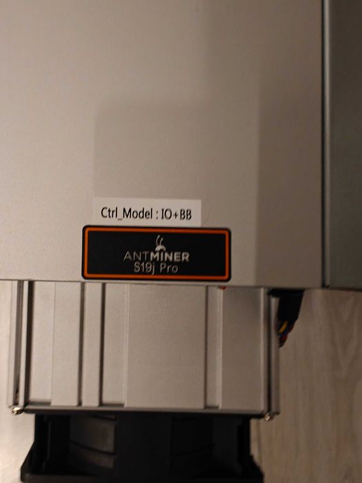 Крипто копачка Bitmain Antminer S19j pro 104TH/s НОВ и не е използван