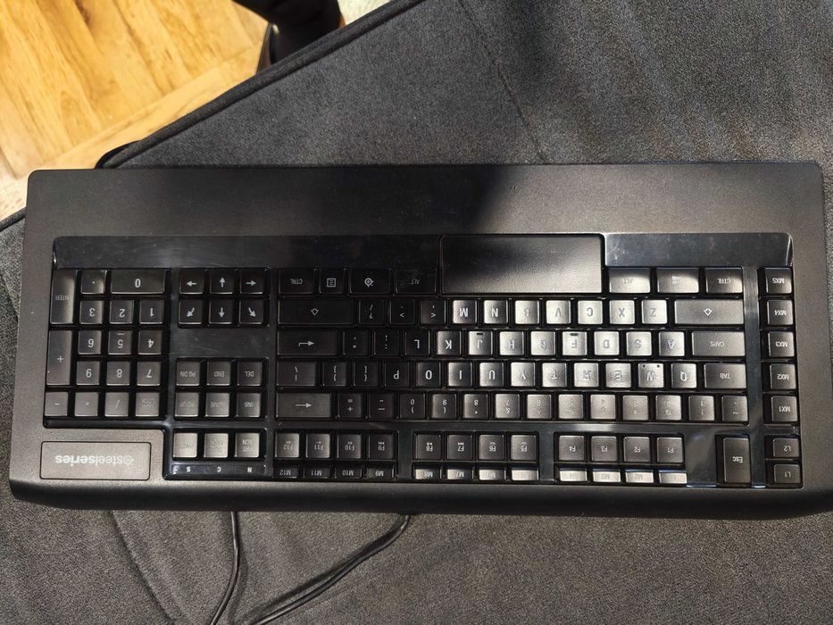 steelseries Apex raw gaming keyboard