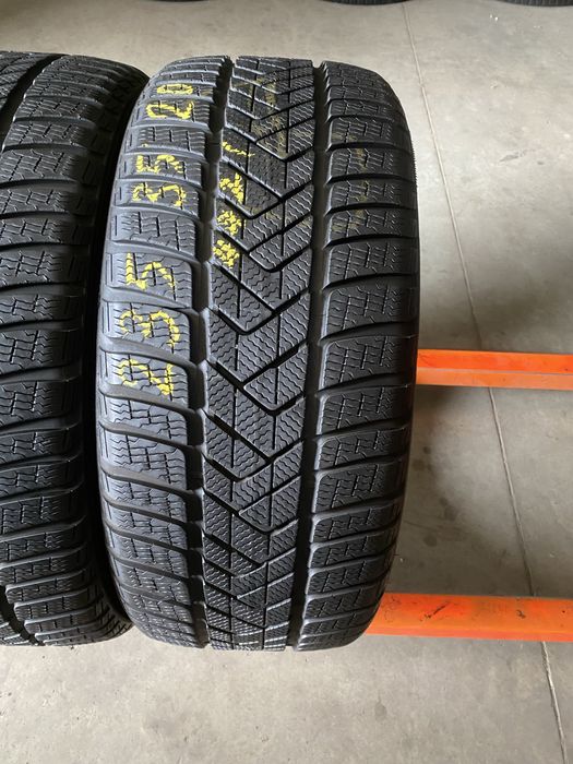 Anvelope iarna 235/35/20 Pirelli Sottozero 3 235 35 20 R20