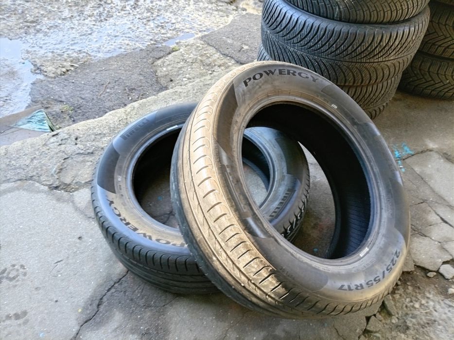 Гуми 225/55/17 2бр.Пирели 23г.