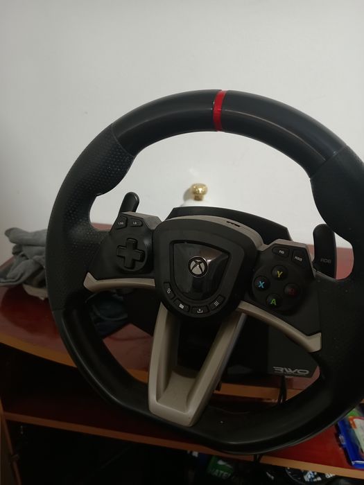 Vând volan+pedale+Xbox+maneta  PRETUL ESTE NEGOCIABIL