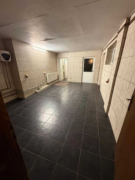 Inchiriez spațiu comercial central 90 mp !