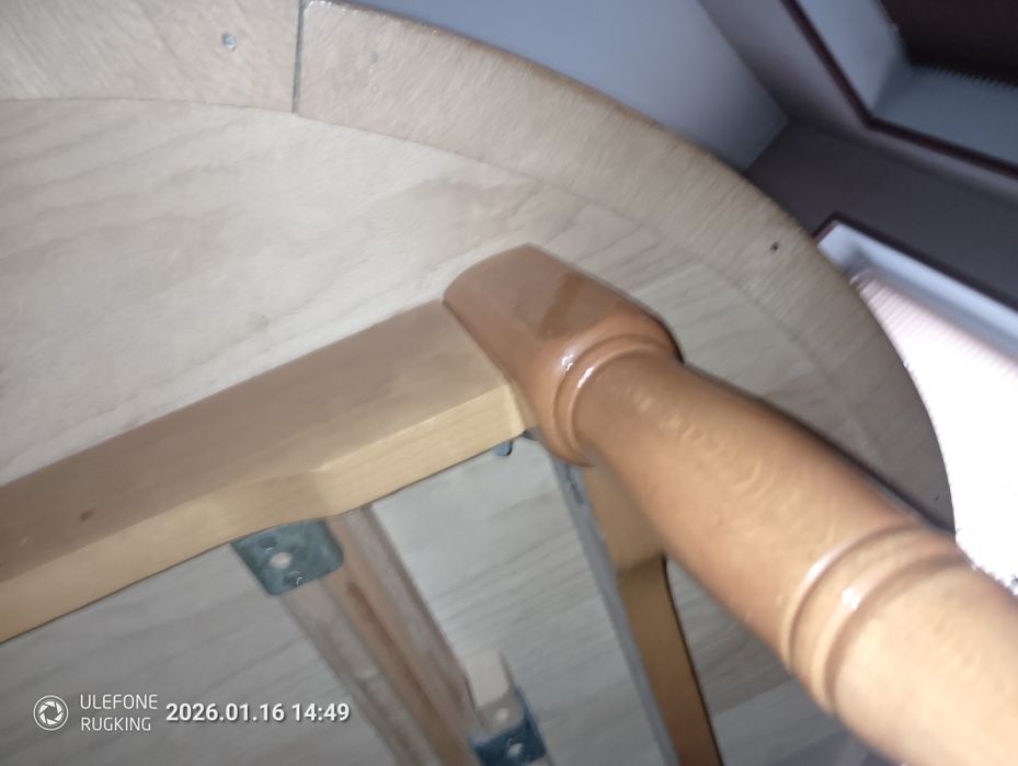 Кухненска маса от дърво