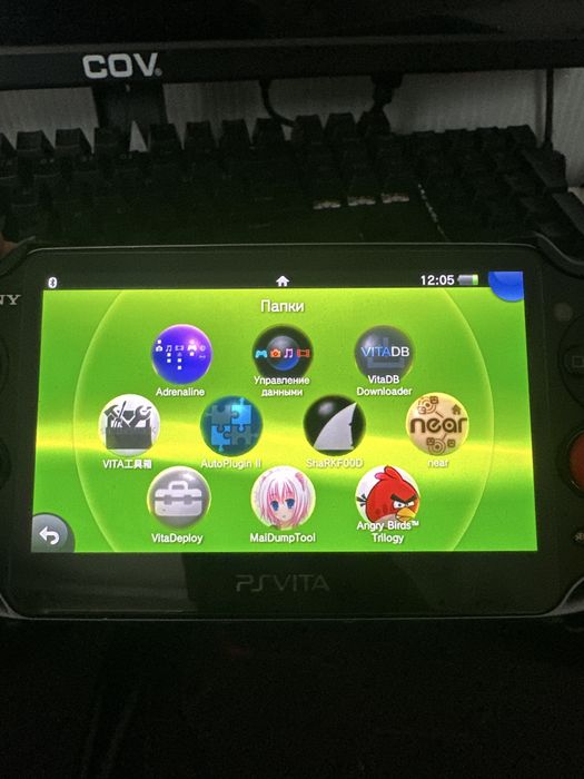 СРОЧНО продаю ps vita 1000