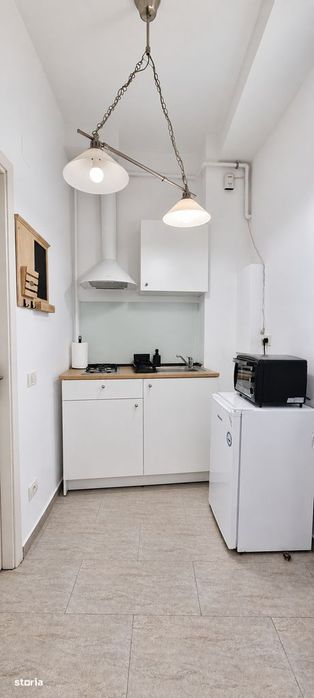 Proprietar – inchiriez garsonieră renovată, centrală proprie, Cișmigiu