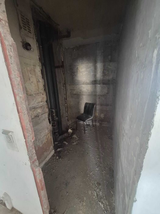 Продава се Тристаен апартамент в Търговище, Център - 80 кв.м за 899 €/кв.м - Снимка #2