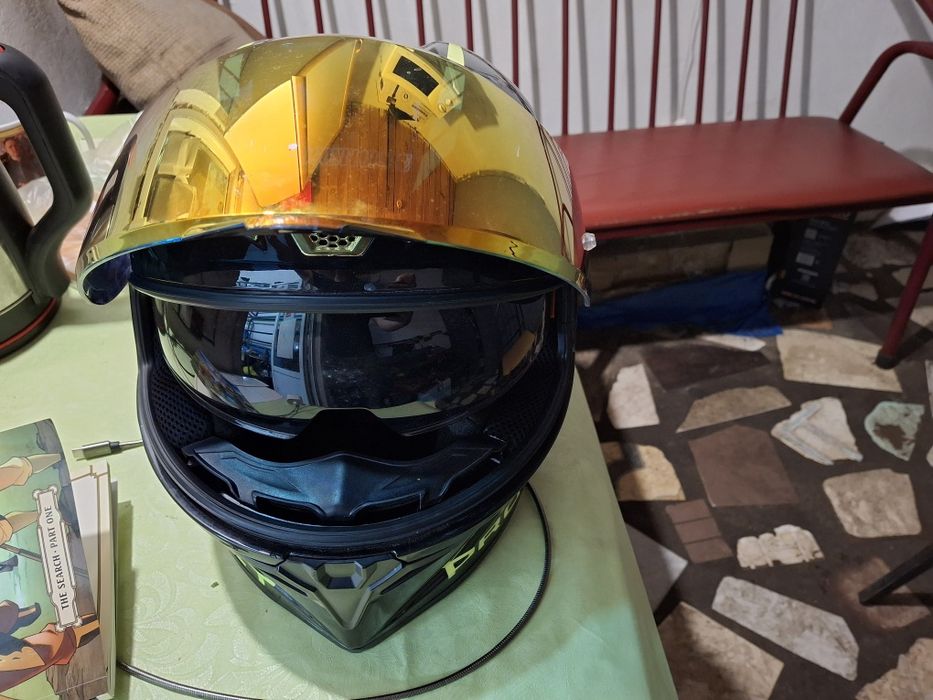 Продам мото шлем размер L