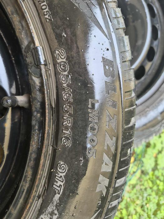 Продавам гуми с джанти 205/55/16