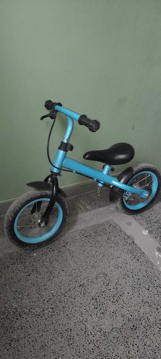 Балансбайк със задна спирачка.Небесно син металик.