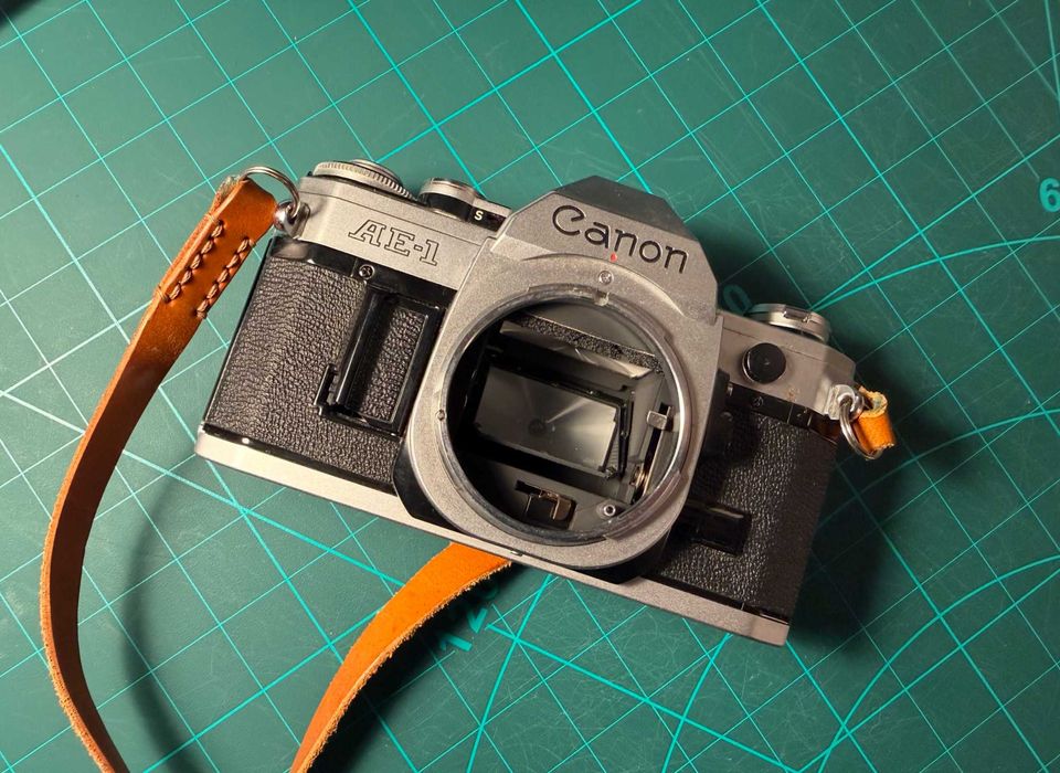 Canon AE-1 Camera pe film 35mm