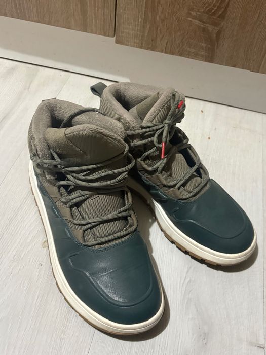 Маратонки Adidas Traxion