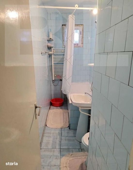 Inchiriez apartament 4 camere!