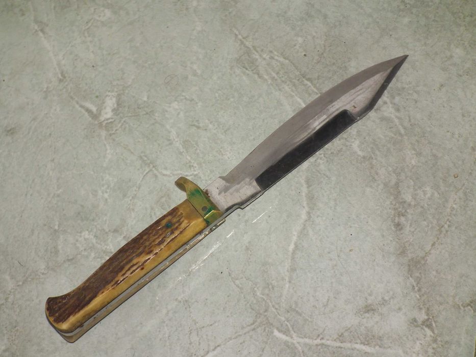 Cutit de vánátoare maghiar retro cu plásele din corn + toc piele nr.2