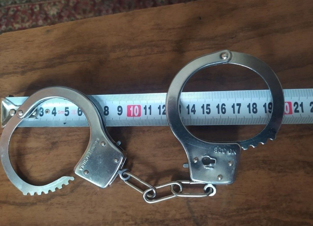 Игрушечные наручники металлические ESSA купить в интернет-магазине Wildberries