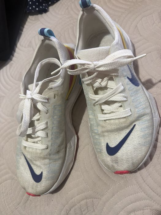 Продам кроссовки Nike