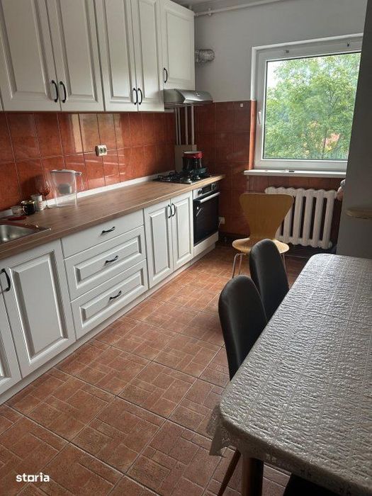 De inchiriat apart.3 camere decomandate zona UMF, str. Pasteur