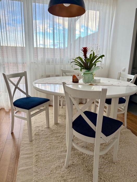Masa alba rotunda 140cm + 4 scaune