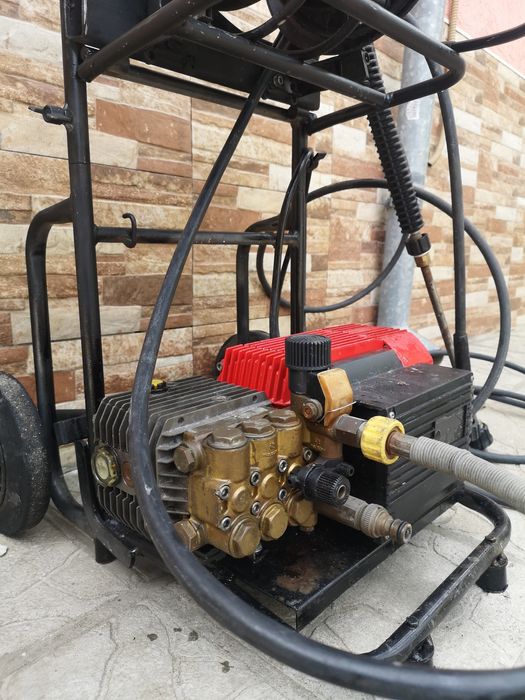 Машина за Отпушване на Канали 220V 150bar Бутална Помпа Керамика