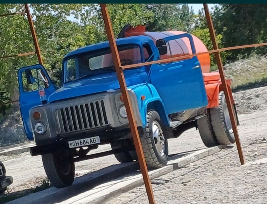 Gaz 53 sotiladi narxi kelishamiz