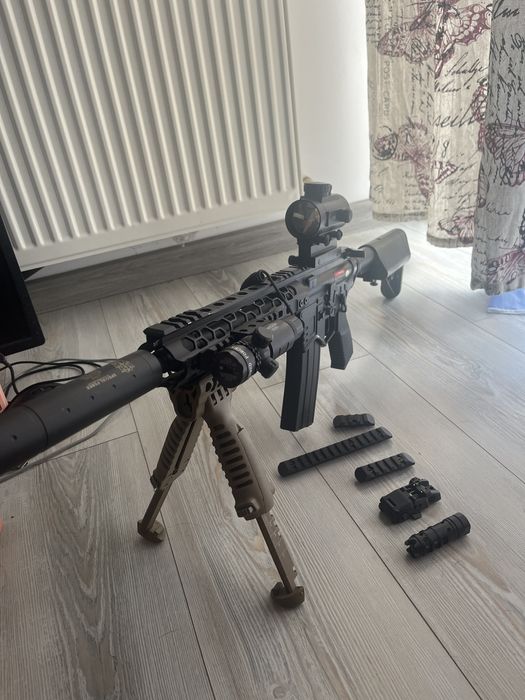 Doresc sa vand arma de airsoft realista
