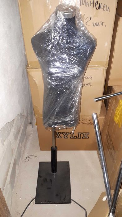 Продам манекены для магазина одежды