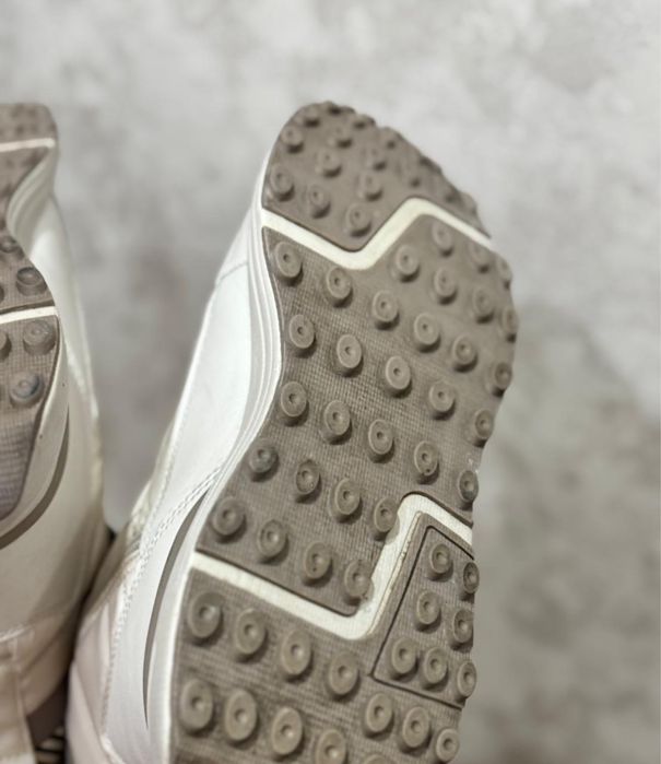 Продам спортивные дутыши