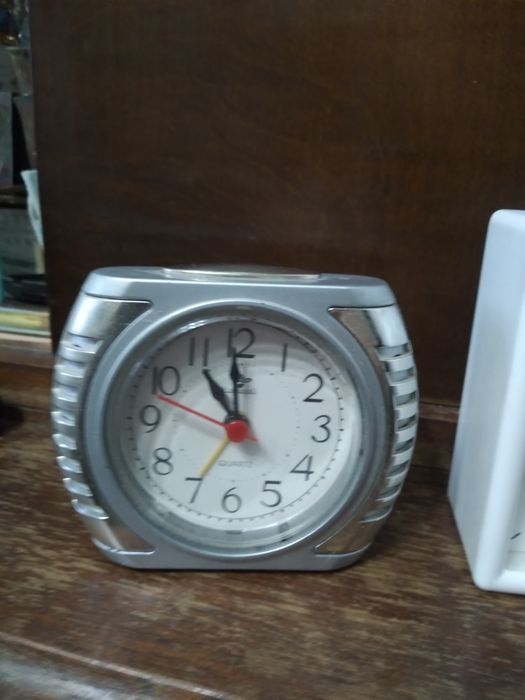 Часы будильник со звонком