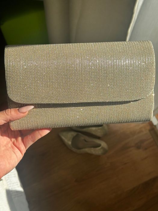 Златни токчета с чанта