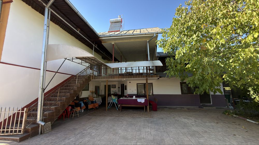 Casa spatioasa in Comuna Aninoasa , sat Groserea