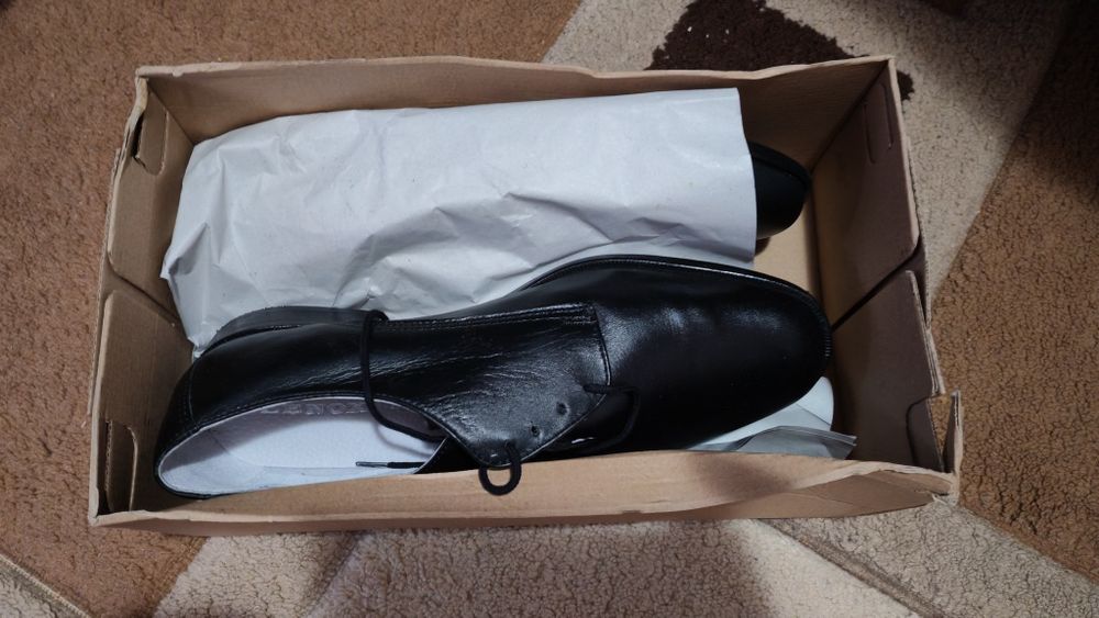 Pantofi piele romaneasca