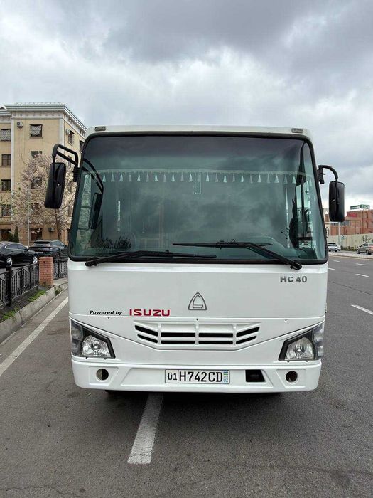 Сотилади Автобус Isuzu SAZ HC40.