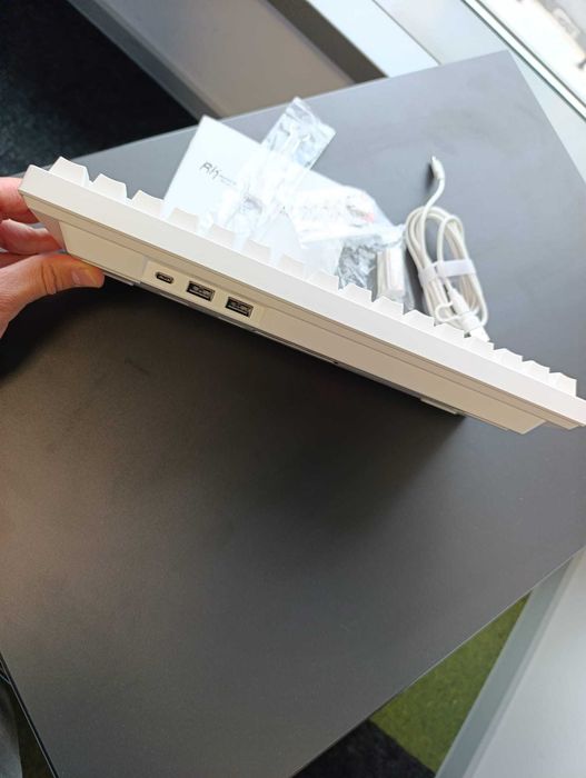 Tastatură mecanică wireless Royal Kludge RK84 RGB – Nouă, nefolosită