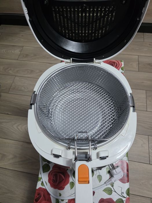 Friteuză cu ulei  Tefal !