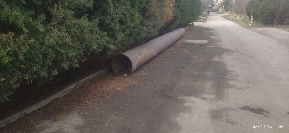 Продается металлическая труба.