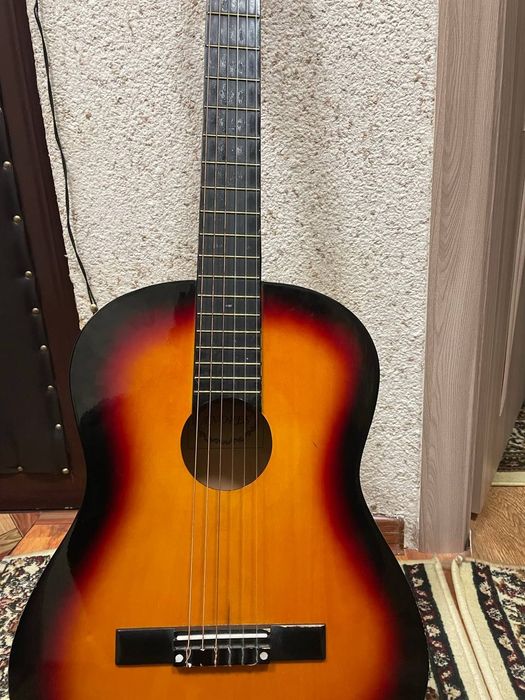 Classic gitara sotiladi