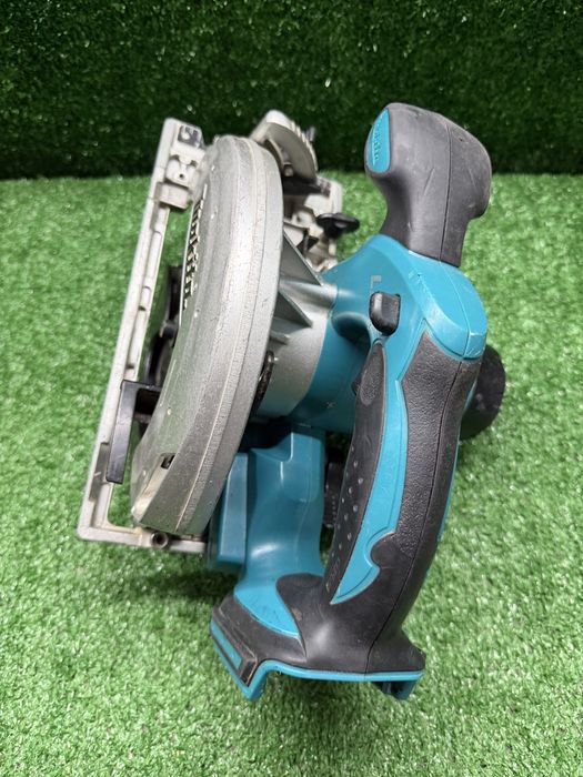 Ръчен циркуляр Makita DSS611