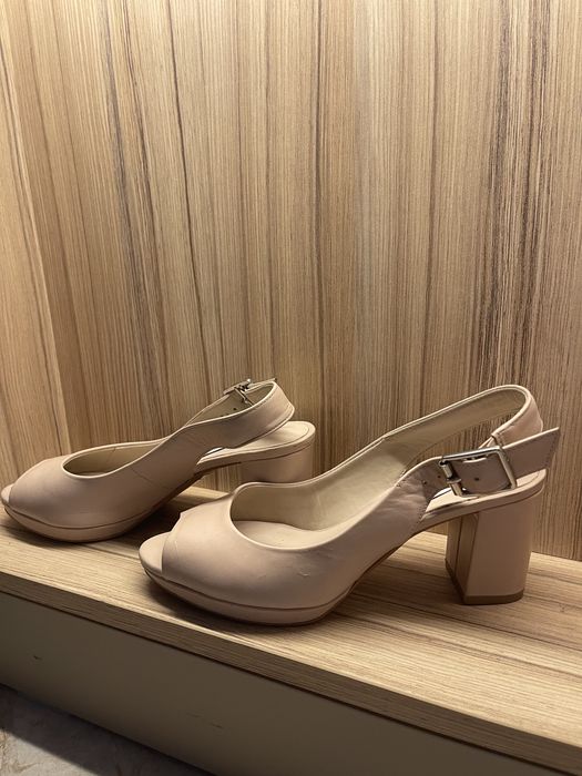 Женская обувь