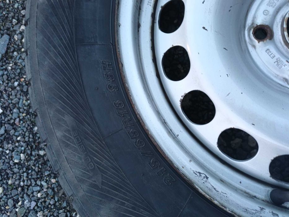 Vând roți cu anvelope iarnă