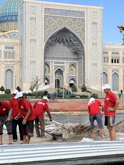 Профессиональная укладка тротуарной плитки-Granit Tosh terish xizmati