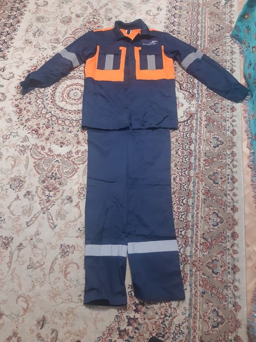 Продаю спецодежду