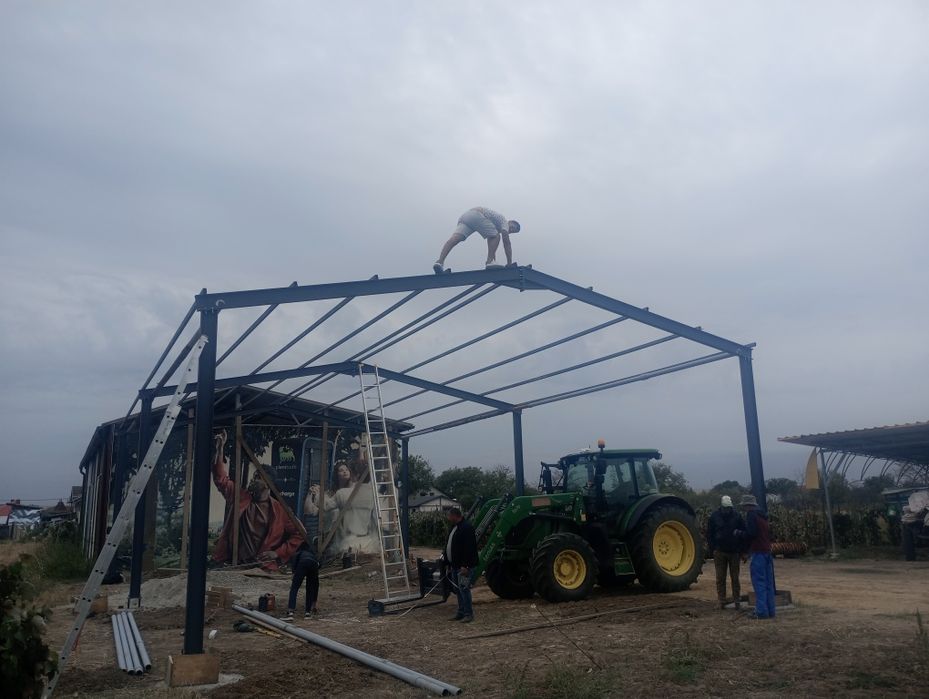 Vand hală metalică de dimensiuni 10x15x4 metri și 10x8x4 metri. Hala e