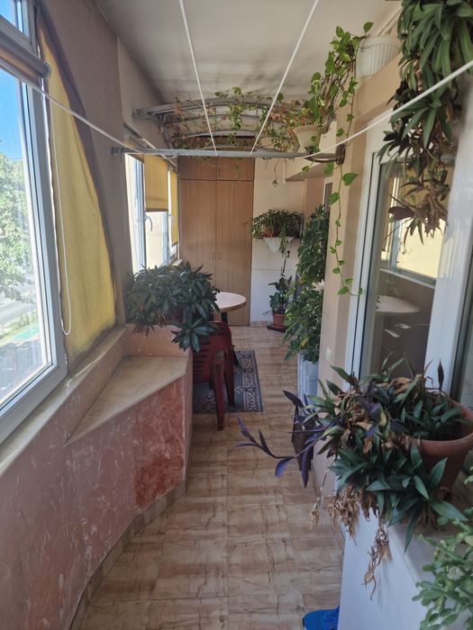 De vânzare apartament cu 4 camere la Trocadero 0734 491166