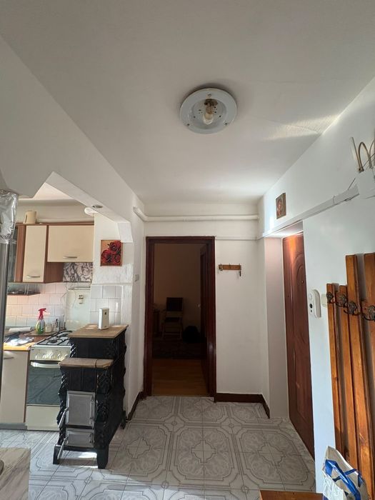Vând apartament cu 3 camere