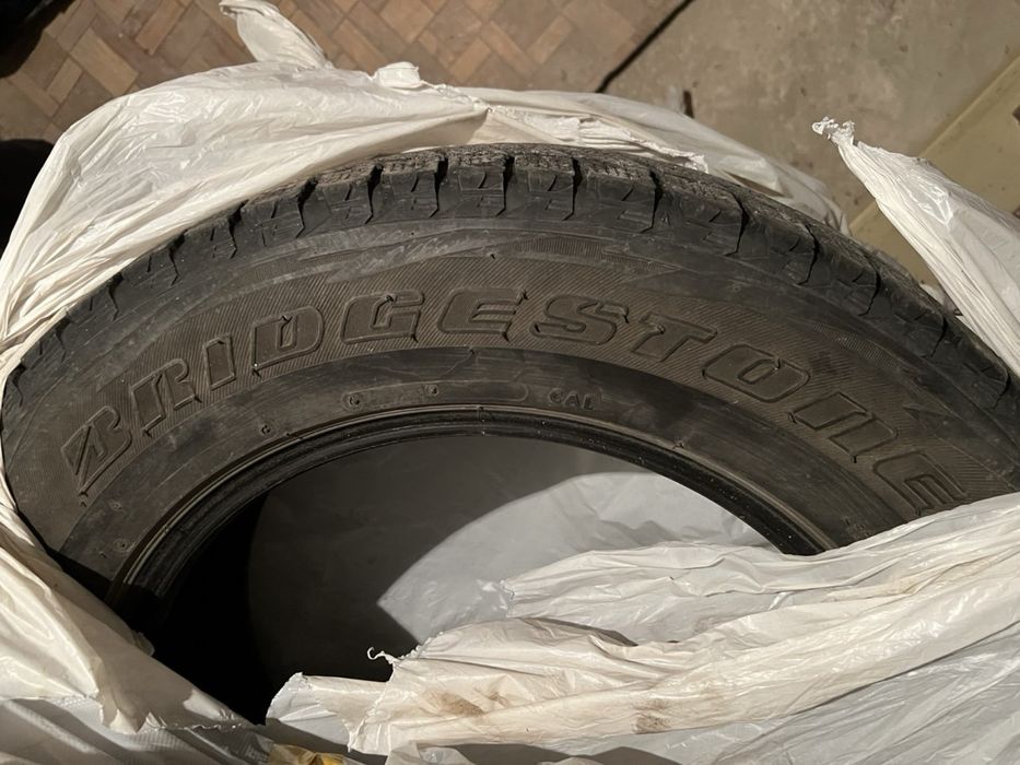 Комплект из 4 шт. Зимние шины липучки Bridgestone Blizzak 225/65/R17