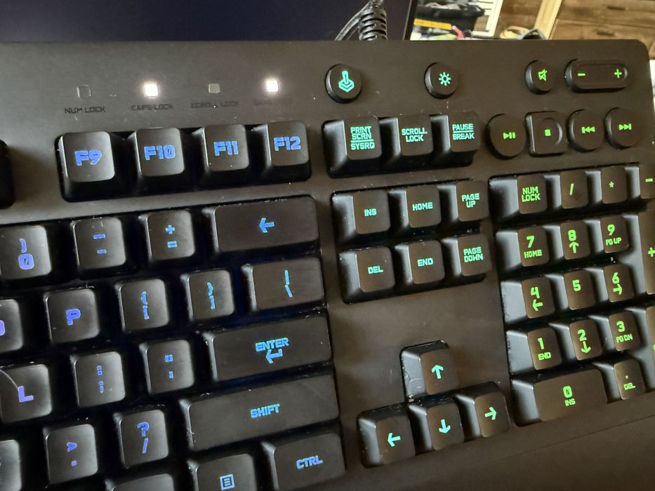 Геймърска клавиатура Logitech G213 Prodigy – като нова