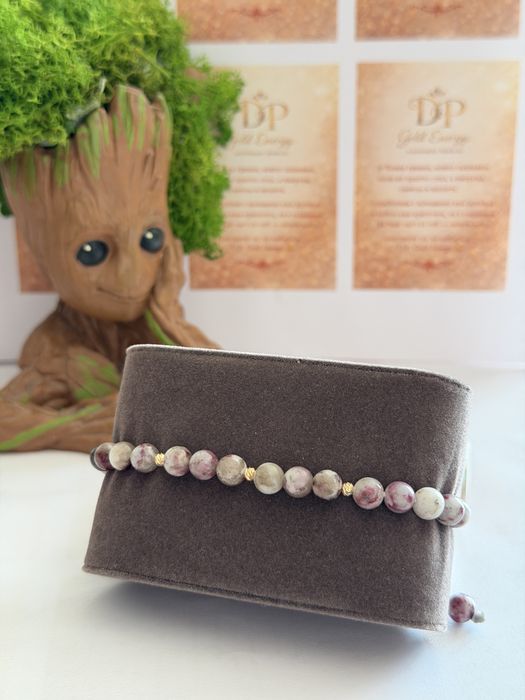 Гривни на конец - естествени камъни и 14К златни топчета