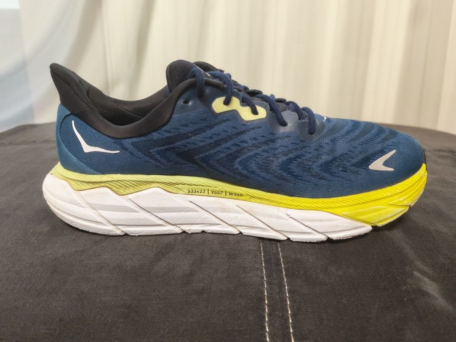 Adidasi de alergat Hoka Arahi 6
