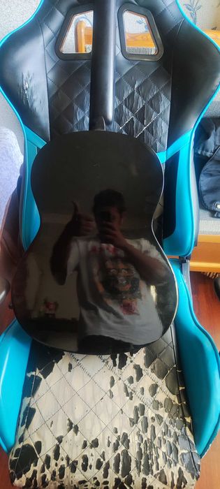 Продается ГИТАРА Yamaha C40